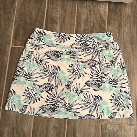 Tommy Bahama Golf Skirt - Picture 4 of 4